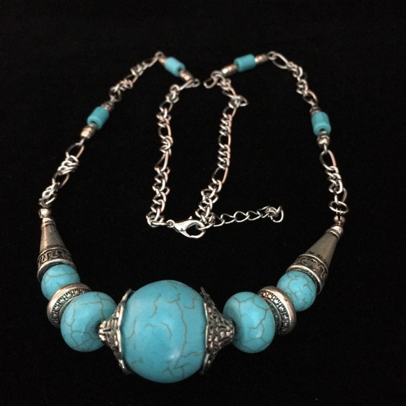 Beautiful Boho turquoise & silver 12” Necklace - Picture 2 of 6